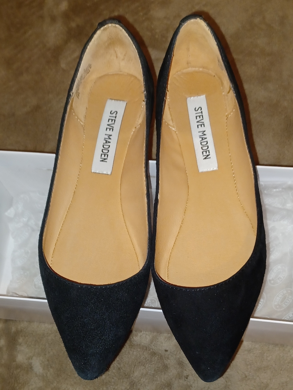 Steve Madden Black Pointed Suede Flats